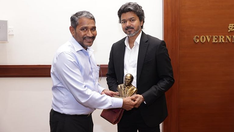 அமைச்சர் வன்னியரசுவை பாராட்டிய முதலமைச்சர் விஜய்..! இப்படியே உங்க வேலையை செய்யுங்கள் என்று அட்வைஸ்… திடீர் புகழாரம் ஏன் தெரியுமா..?
