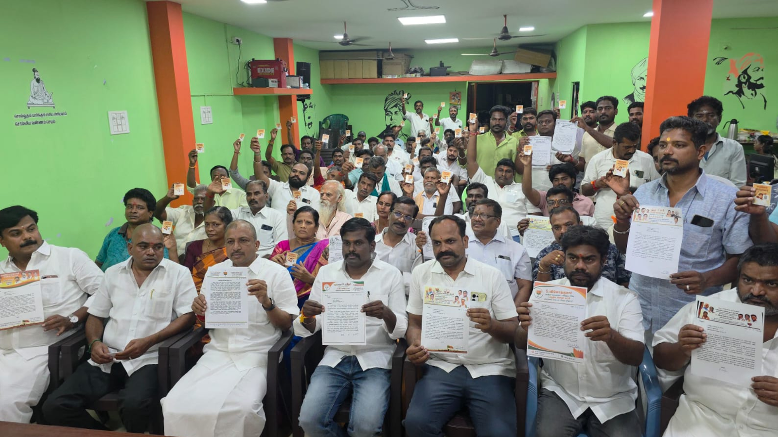 “இனிமே அங்க என்ன வேலை” அண்ணாமலைக்காக பாஜகவை கூண்டோடு காலி செய்த 300 நிர்வாகிகள்…. நயினார் நாகேந்திரன் ஷாக்….!!