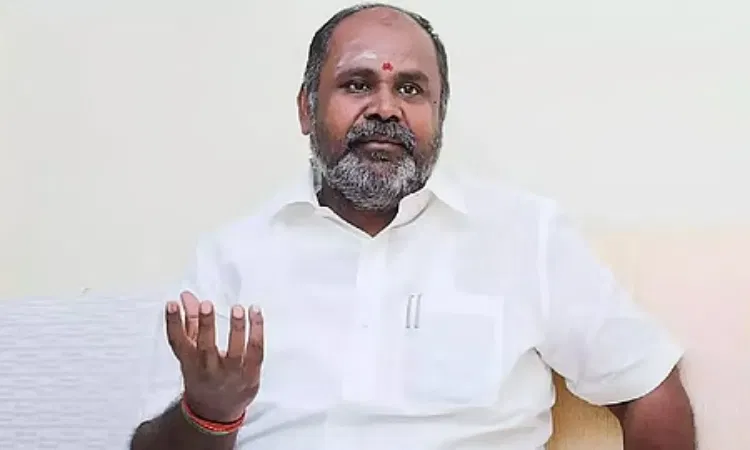 ​”எம்.ஜி.ஆர், அம்மா வளர்த்த 54 வருஷ பாரம்பரியம்” எங்களப் பார்த்து அல்லு சில்லுன்றீங்களா….? விஜய்யை வெளுத்து வாங்கிய ஆர்.பி. உதயகுமார்….!!