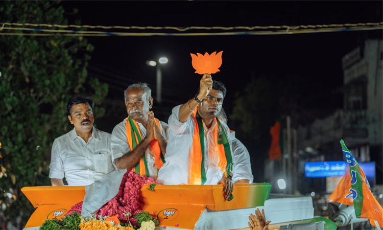 திடீர் ட்விஸ்ட்! “மத்திய மந்திரி பதவியே வேணாம்!” – அமித் ஷா, ஜேபி நட்டா கொடுத்த ஆஃபரை நிராகரித்த அண்ணாமலை.. பின்னணியில் இருக்கும் புதிய விஸ்வரூபம்..!!