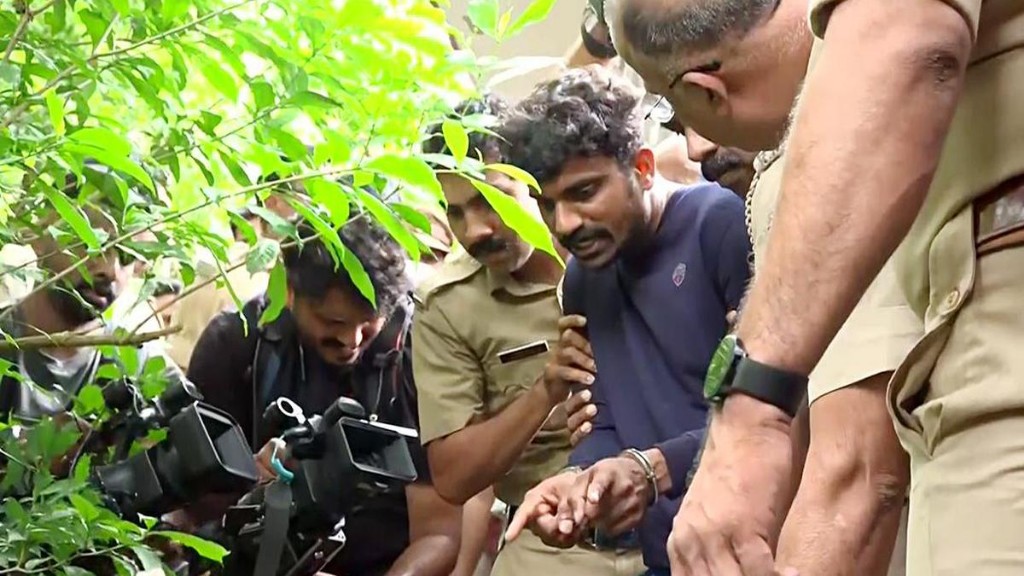 தாயின் காமவெறிக்கு பலியான ஒன்றரை வயது குழந்தை..! “பச்ச புள்ள உடம்பில் 54 காயங்கள்”… வாடகை வீட்டில் கள்ளக்காதலன் செய்த கொடூரம்… பகீர் வீடியோ..!!
