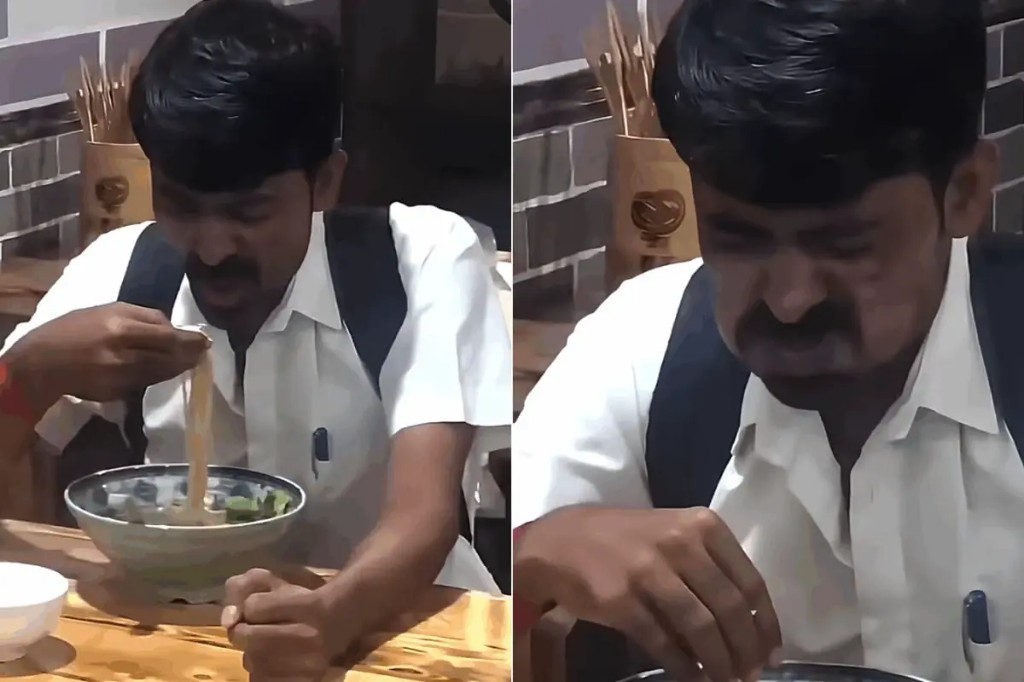 சாப்ஸ்டிக்ஸ் தெரியலனா ஸ்பூனு கேளுங்க பிரதர்…! முகத்தை சுளித்து ஜப்பான் நூடுல்ஸ் சாப்பிட்ட நபர்”… கொரோனா பயமா இல்ல பசியா…? விவாதத்தில் குதித்த நெட்டிசன்ஸ்..!!!