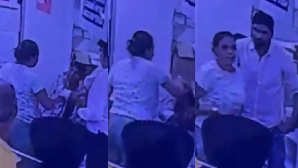 1 நிமிஷத்தில் 23 முறை..! கரண்ட் கட் ஆனதால் ஆத்திரத்தில் ஊழியரை பொளந்து கட்டிய பெண்.. கன்னத்தில் விடாமல் பளார் விட்டதால் பரபரப்பு.. அதிர்ச்சி வீடியோ…!!
