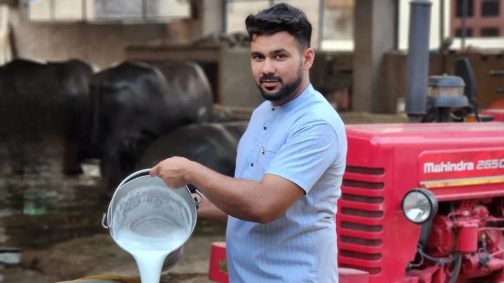 ஆஸ்திரேலியா டூ எருமை பண்ணை.. ரூ.5 கோடி முதலீட்டில் மாதம்  ரூ.7 லட்சம் லாபம்… ஐடி வேலையை விட்டுட்டு விவசாயத்தில் குதித்து மாஸ் காட்டும் தம்பதி..!!