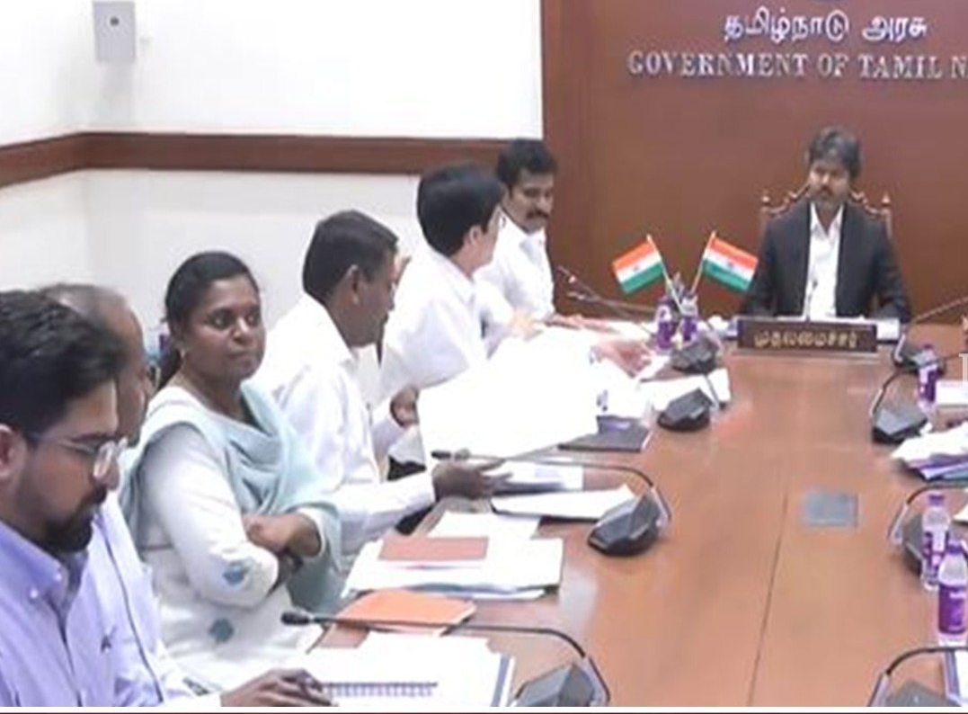 “மக்களுக்கு 100% குடிநீர் போய் சேரணும்!”… அதிகாரிகளுக்கு முதல்வர் விஜய் போட்ட அதிரடி உத்தரவு.. அனைத்து மாநகராட்சிகளுக்கும் புதிய இலக்கு..!!!