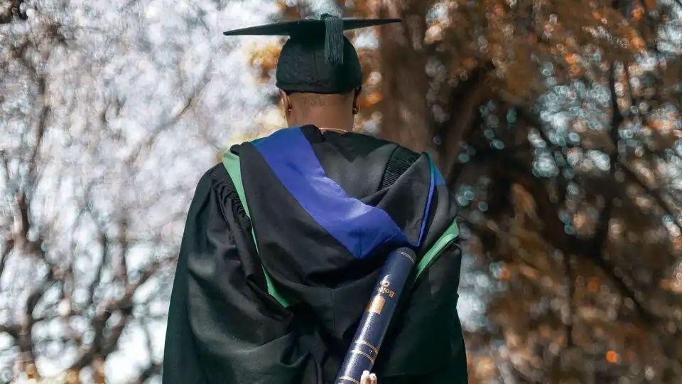 “40 லட்சம் செலவு செய்து MBA படிக்கலாமா?” சம்பள உயர்வை விட இது லாபமா? உண்மையை உடைக்கும் பகீர் ஆய்வு..!!”