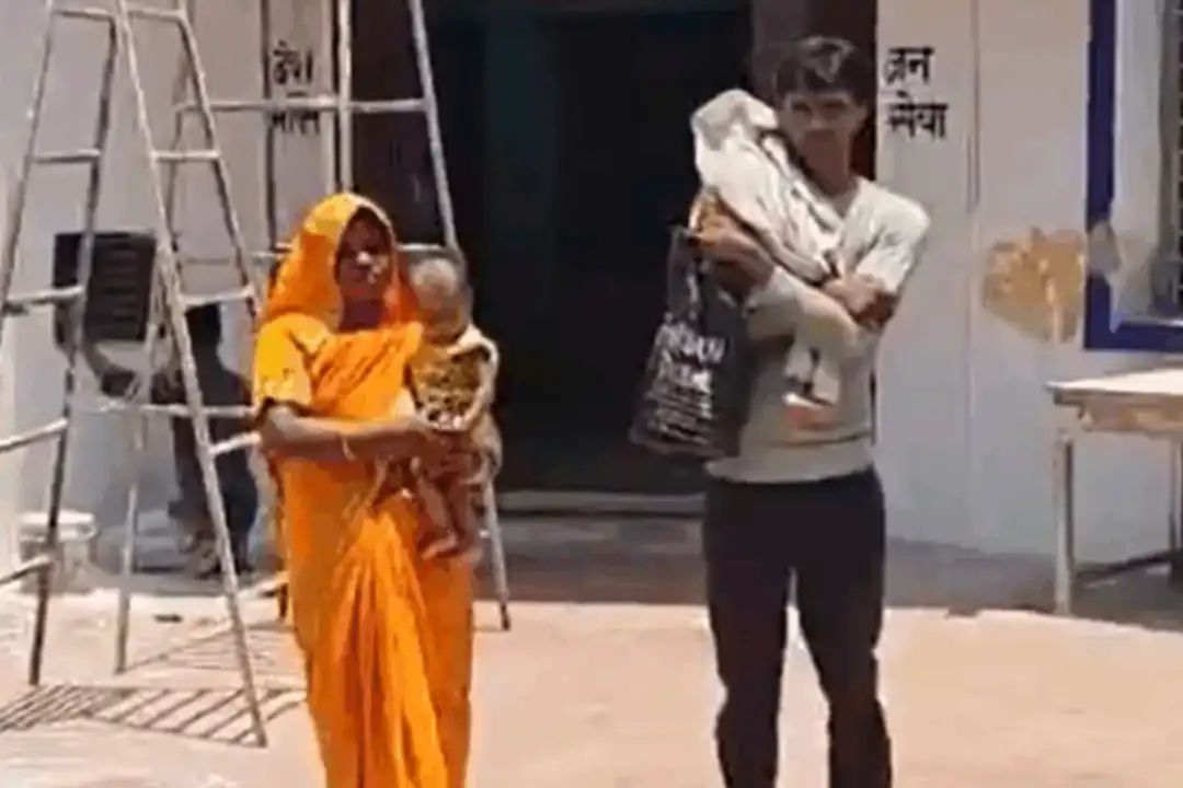 “மருந்துக்கு பதில் விஷம்!” சளிக்காகச் சென்ற குழந்தைக்கு நேர்ந்த கொடூரம்.. கண் பார்வையை இழந்த பிஞ்சு.. மருத்துவமனையின் அலட்சிய முகம்.. நீதிக்காகக் கதறும் பெற்றோர்..!!*