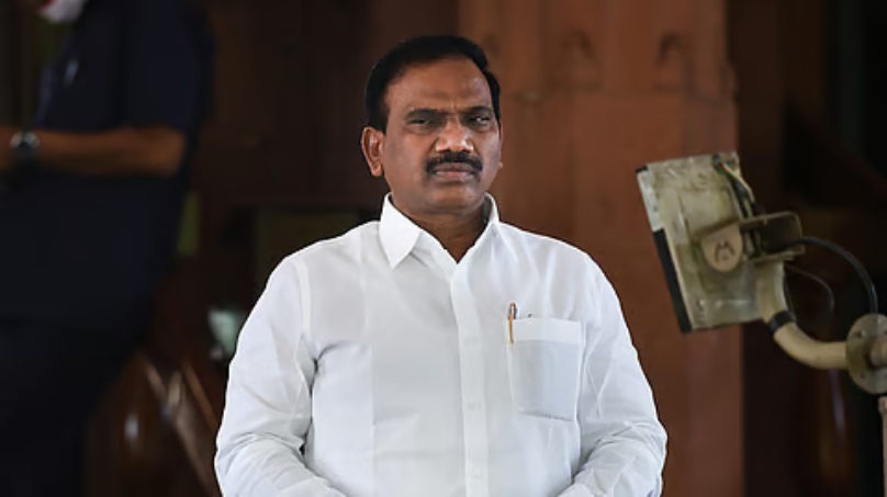 “அரசியலுக்கு எந்த தியாகமும் செய்யாத கூட்டம் வந்துள்ளது!”… ஆ.ராசா காரசார பேச்சு.. தமிழக அரசியல் களத்தில் புதிய விவாதம்..!!