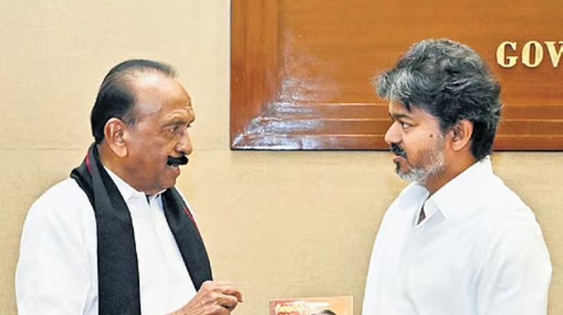 “உலகத் தலைவர்களாலேயே முடியாததை விஜய் அசால்ட்டா செஞ்சுட்டாரு!”… பதவியேற்பு விழா ரகசியத்தை மேடையில் ஓப்பனாகப் போட்டுடைத்த வைகோ..!!!