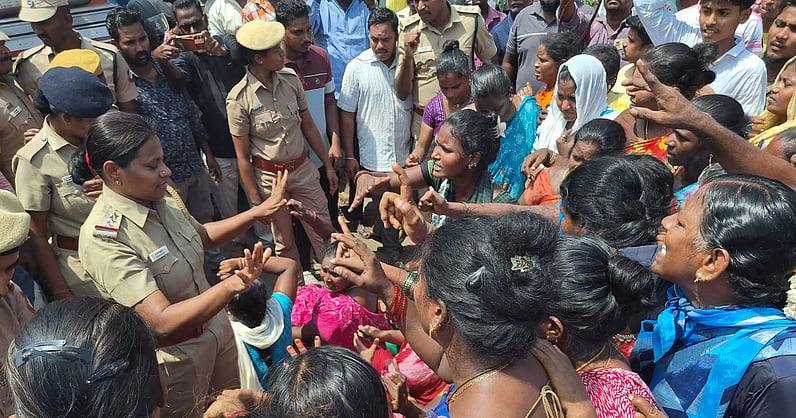 3 பேர் தப்பியோடிட்டாங்க….? போலீஸ் உண்மையை மறைக்கிறதா….? 3 வயது குழந்தை விவகாரத்தில் மக்கள் பகீர் குற்றச்சாட்டு….!!