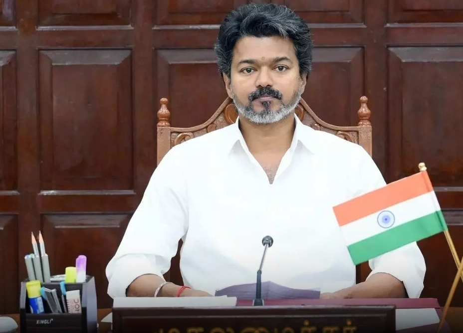 “தலைமைச் செயலகத்தில் அதிரடி ஆய்வு!”… பொதுப்பணித்துறை பணிகளைச் சீரமைக்க களம் இறங்கிய முதலமைச்சர் விஜய்..!!!!