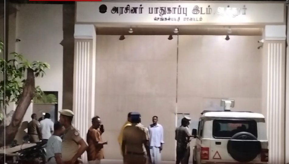 “பாதுகாப்பு இல்லமா? இல்ல தப்பிக்கும் மையமா?”… செங்கல்பட்டு சீர்திருத்தப் பள்ளியில் தப்பியோடிய சிறார்கள்.. போலீஸையே அலற வைக்கும் சம்பவம்..!!!