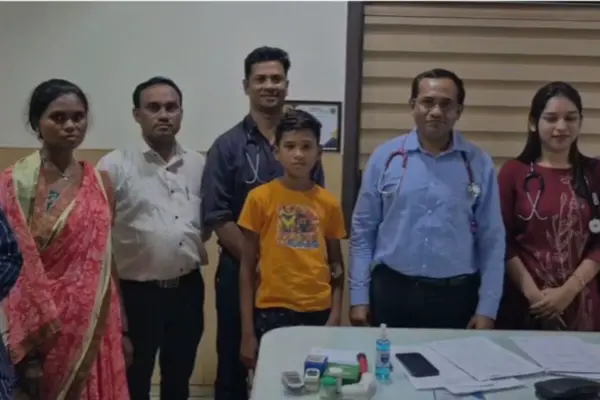 “ஷூ, பேண்ட் போடுறதுக்கு முன்னாடி கவனிங்க!”… அந்த 1 மணிநேரத்தை தவறவிட்ட பெற்றோர்… தேள் கடித்த சிறுவனுக்கு நேர்ந்த நெஞ்சை பதறவைக்கும் சம்பவம்…!!!!