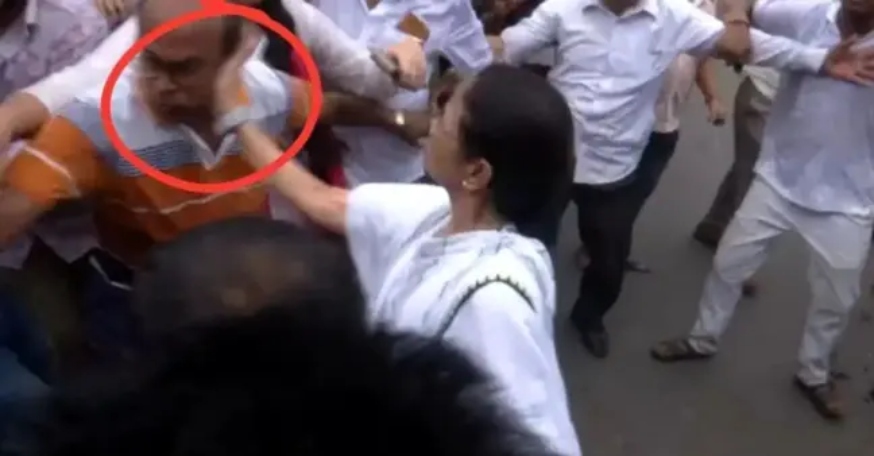 “மேடையை விட்டு இறங்கி வந்து ஒரே பளார்!”.. தொண்டரை மம்தா பானர்ஜி அறைந்ததால் பரபரப்பு… வைரலாகும் ஷாக் வீடியோ..!!