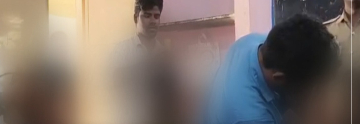 “வாத்தி ரெய்டு… பெற்றோர்கள் கவனிக்கல!”.. வகுப்பறையிலேயே 50 மாணவர்களுக்கு முடி வெட்டிய தலைமை ஆசிரியர்… கடலூர் அரசு பள்ளியில் நடந்த பரபரப்பான நிகழ்வு..!!!