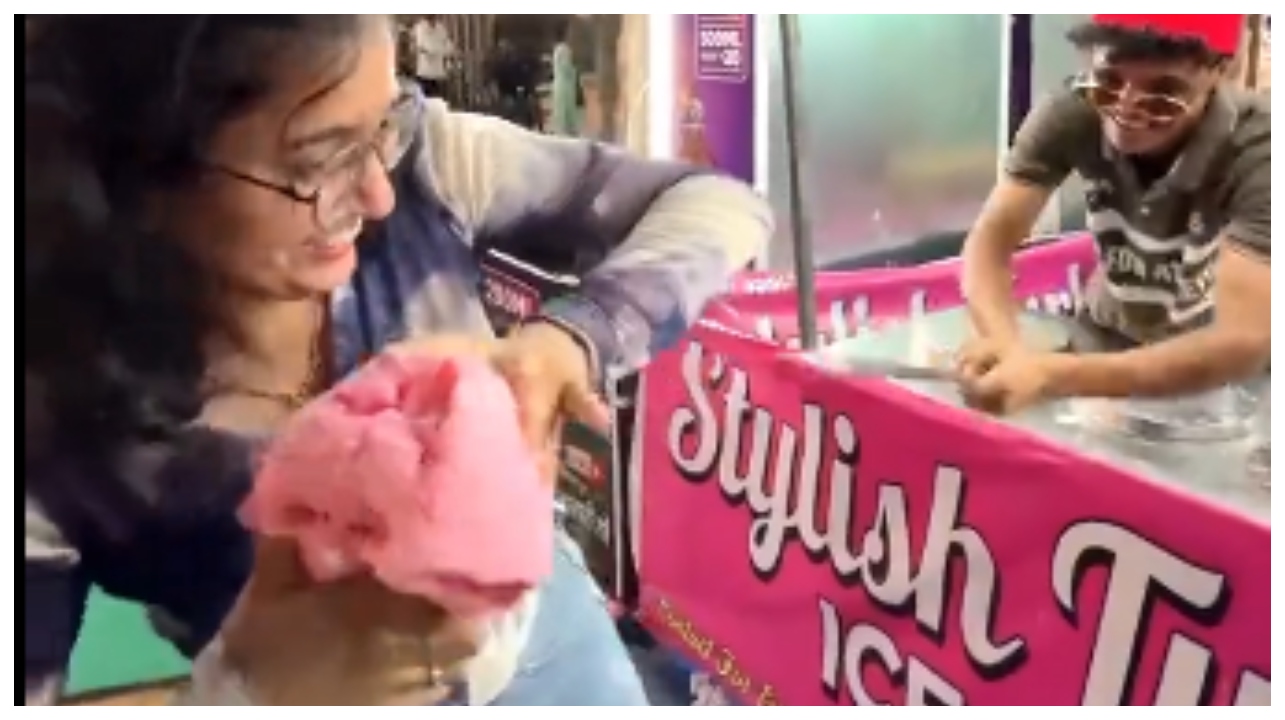 வியாபாரிக்கே விபூதி அடித்த கஸ்டமர்!.. நடுரோட்டில் நடந்த செம கூத்து.. நெட்டிசன்களை குலுங்கி சிரிக்க வைத்த அல்டிமேட் ட்விஸ்ட்..!!!