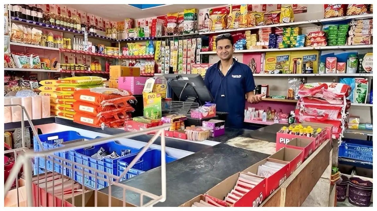 ரூ.2,90,00,000 பேக்கேஜ் வேண்டாம்!… பெற்றோரின் உயிரைக் காக்க மளிகைக் கடை திறந்த ஐஐடி பட்டதாரி.. நெஞ்சை உலுக்கும் வைரல் பின்னணி..!!!
