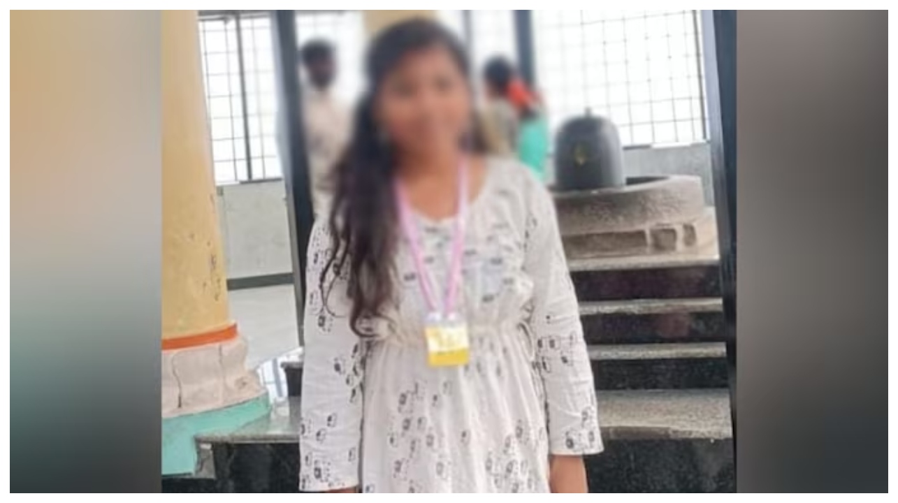 “அந்த 10 ரூபாயையும் 20 ரூபாயையும் நான் திருடவே இல்லைம்மா.. எல்லாரும் என்னை அவமானப்படுத்துறதை தாங்க முடியல!” 8-ஆம் வகுப்பு மாணவி எழுதிய அந்த கடைசி கடிதத்தின் நெஞ்சை உலுக்கும் சோகம்..!!