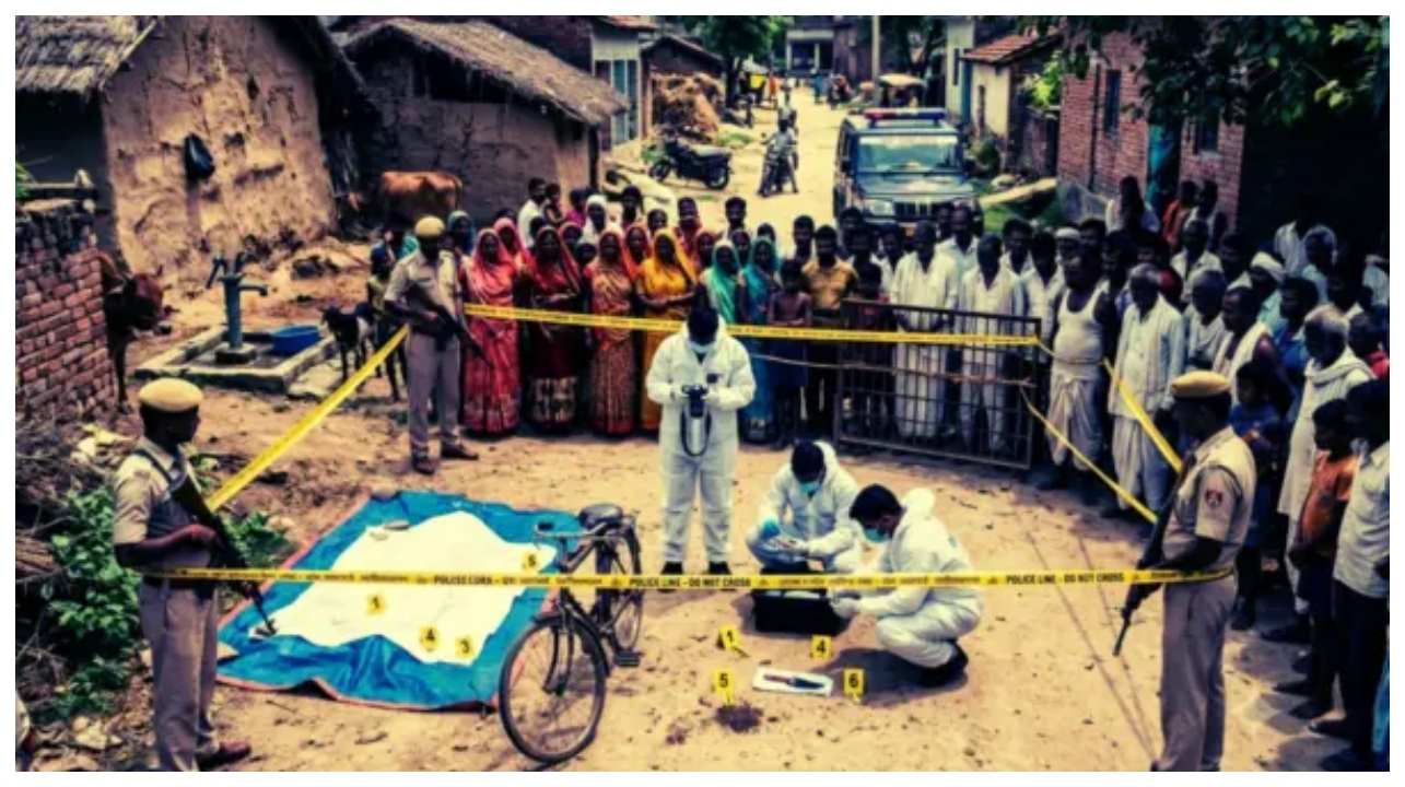 “சீருடையில் ரத்த வெள்ளத்தில் கிடந்த மாணவி!” – சொந்த ஊரிலேயே நடந்த பயங்கரம்… கொதித்தெழும் கிராம மக்கள்!.. காவல்துறையைத் திணறடித்த அதிரடிப் போராட்டம்..!!!