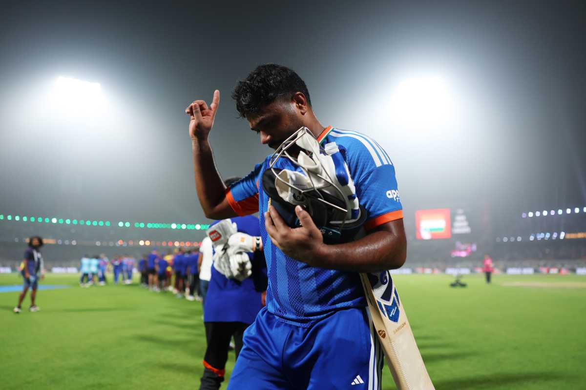 “எப்படி ஆடணும்னு எனக்கு யாரும் சொல்ல வேண்டாம்” சஞ்சுக்கான ஆட்டத்தை சஞ்சுதான் முடிவெடுப்பான்…. இணையத்தில் தீயாய்ப் பரவும் ஸ்டேட்மென்ட்….!!