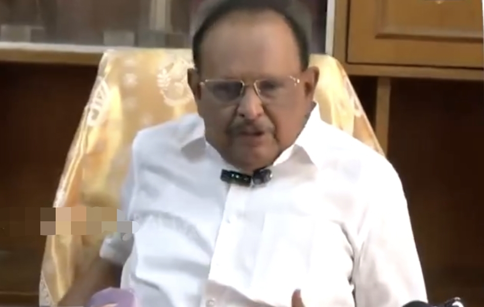 ​”அதிமுக கறையை போக்கும் வாஷிங் மெஷின் விஜய்” திமுக ரகுபதி அதிரடி அட்டாக்…. தமிழக அரசியலில் வெடித்த புது சர்ச்சை….!!