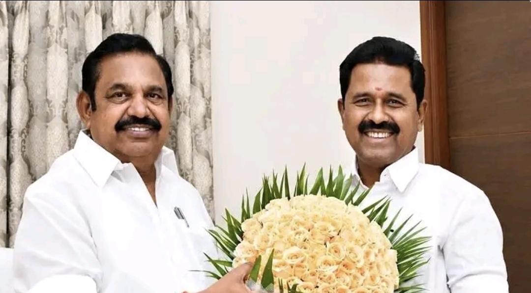“இபிஎஸ் கூடத்தான் இருக்கேன்” வதந்திகளுக்கு முற்றுப்புள்ளி வைத்த மாஜி அமைச்சர் காமராஜ்…. ஏமாற்றத்தில் தவெக….!!