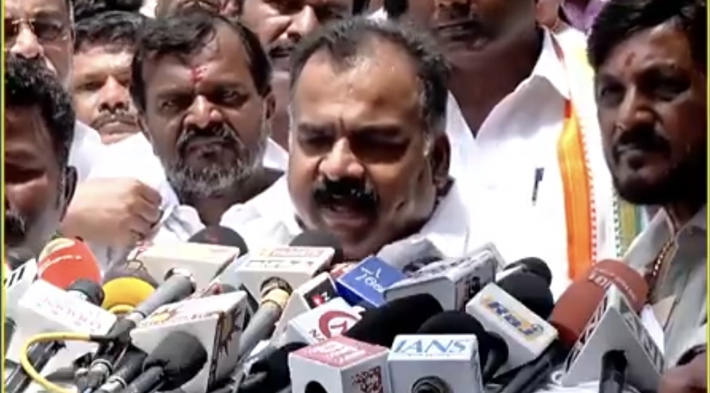 “வார்த்தை விளையாட்டு வேண்டாம் பாஸ்” – திருமாவளவனின் கூட்டணி நிலைப்பாட்டை வறுத்தெடுத்த காங்கிரஸ்….!!
