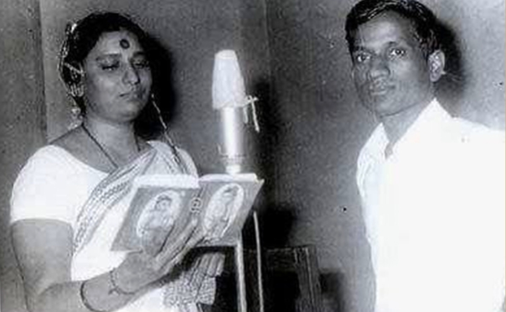 இசைப்பேரரசி ஜானகி மறைவால் நிலைகுலைந்து போன இசைஞானி இளையராஜா…. இன்று காலை வெளியான அந்த உருக்கமான இரங்கல் செய்தி….!!