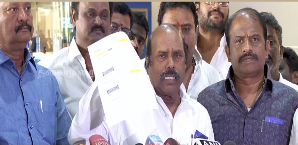 “நான் ஓடவில்லை, ஒளியவில்லை, பதுங்கவில்லை” திமுக என்னை அப்படி வளர்க்கவில்லை…. எ.வ.வேலு அதிரடி முழக்கம்….!!