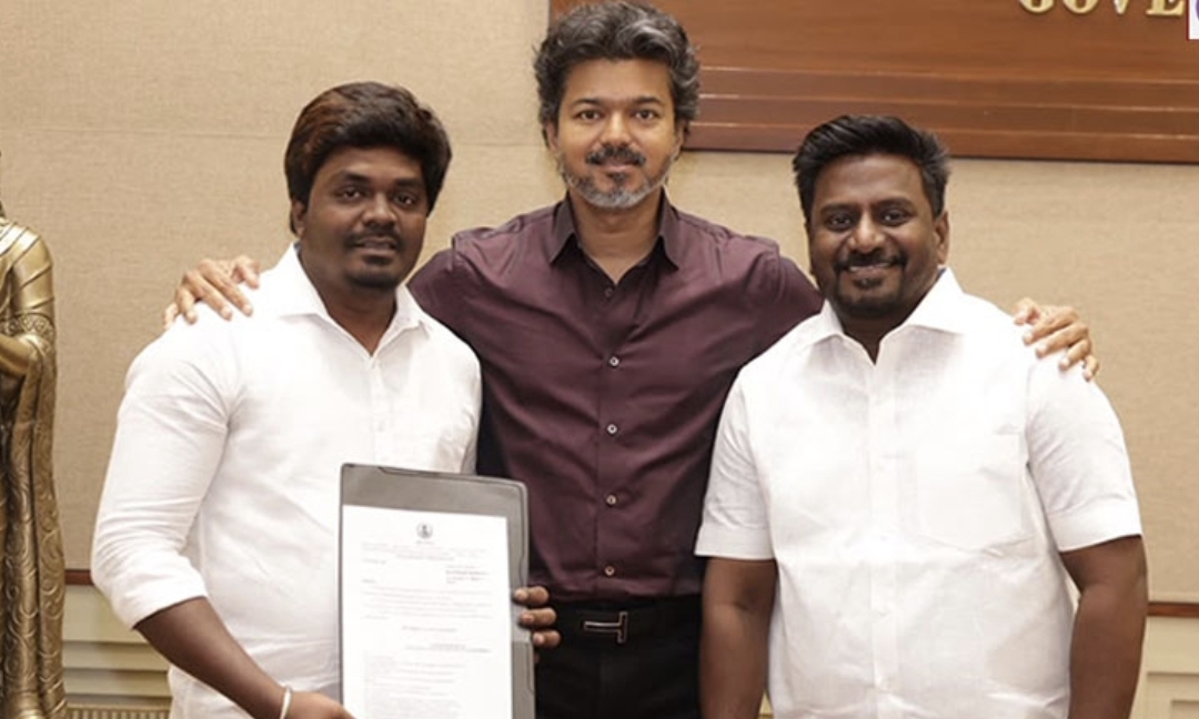 “தமிழ்நாடு பாடநூல் கழக தலைவராக லயோலா மணி” த.வெ.க பேச்சாளருக்கு முக்கிய அரசு பதவி கொடுத்த CM விஜய்….!!