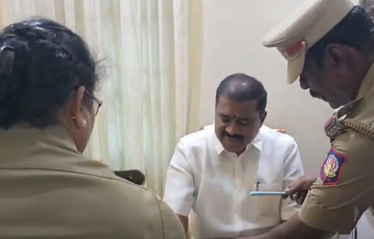 BREAKING: திமுக MLA கைது… முதலமைச்சர் விஜய்யை மிரட்டியதால் அதிரடி நடவடிக்கை….!!