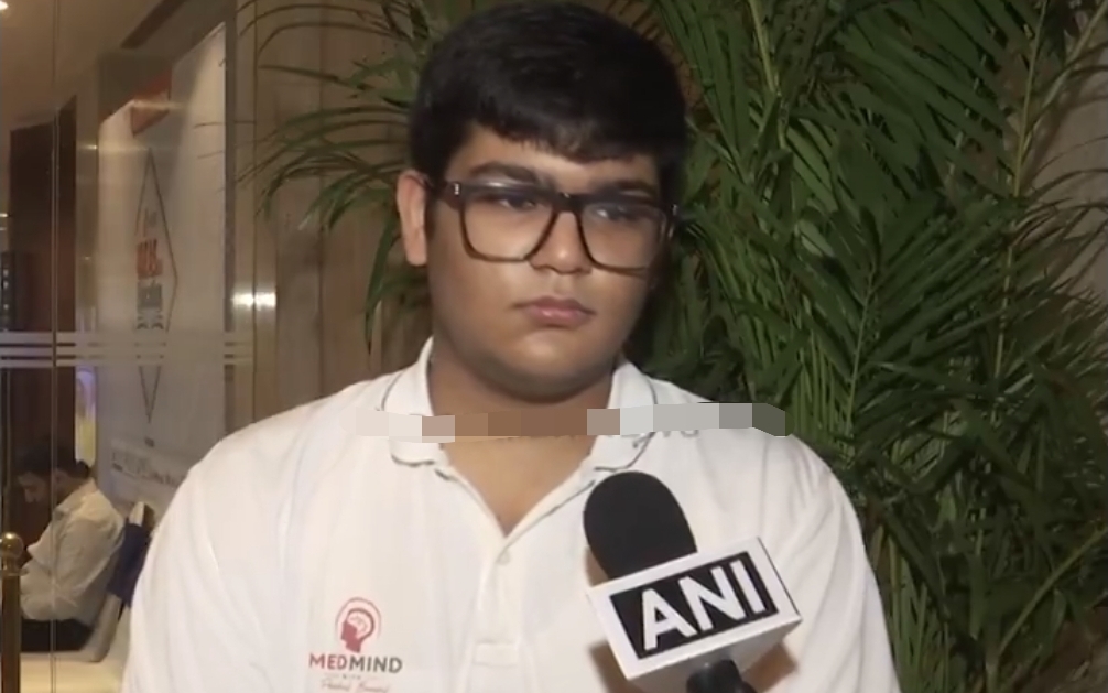 ​”போராட்டத்துக்குப் போனா மார்க்கா வரும்?” அழுது என்ன ஆகப்போகுதுன்னு படிக்க ஆரம்பிச்சேன்…. நீட் தேர்வில் தேசிய அளவில் 2-ம் இடம் பிடித்த மாணவன்….!!