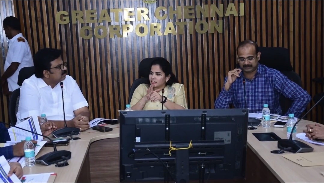 “₹60 லட்சம் எங்கே…. ₹22 லட்சம் எங்கே?” மேயர் பிரியாவைச் சுற்றியடிக்கும் ஊழல் சர்ச்சை…. தவெக அரசு எடுத்த அதிரடி நடவடிக்கை….!!