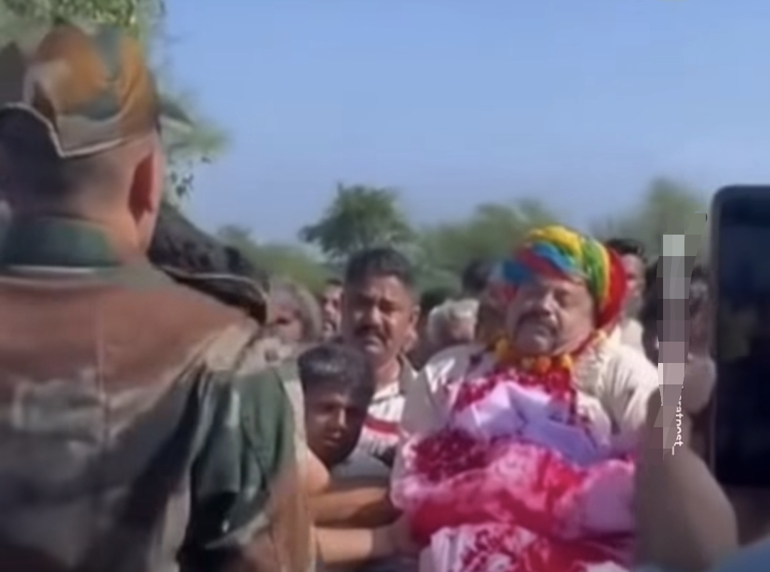 “இதப் பார்க்கத்தானே ஆசைப்பட்டீங்க அப்பா?” இராணுவ உடையில் வந்து இறுதி அஞ்சலி…. நெஞ்சை நொறுக்கும் வைரல் பதிவு….!!