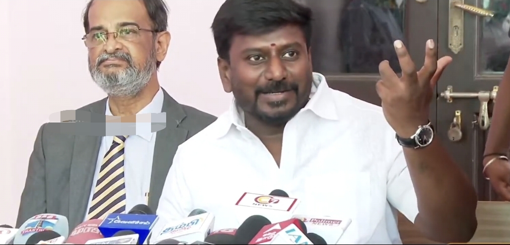 “கண்ணாடிய திருப்புனா ஆட்டோ ஓடுமா?” இன்ஸ்டாகிராம்ல காரணத்தைத் தேடாதீங்க…. ஸ்டாலினுக்கு அமைச்சர் ராஜ்மோகன் அட்வைஸ்….!!