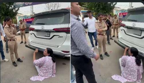 டேய் எனக்கு தான் அந்த காரு..! நடு ரோட்டில் ஆடம்பர காருக்காக மல்லுக்கட்டி அக்கா தம்பி… ரூ.32 லட்சத்துக்கு வித்தாச்சு… படுத்துகிட்டு அடம்பிடித்த பெண்.. அதிர்ச்சி வீடியோ..!