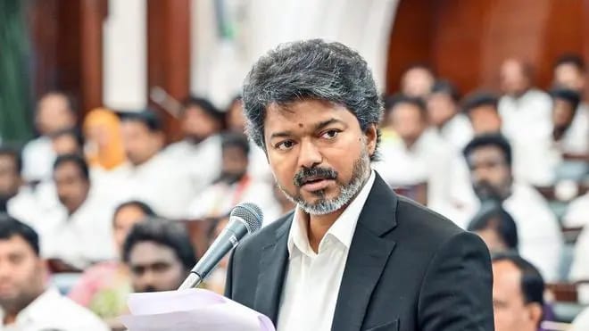 தமிழ்நாட்டின் மதிப்பு குறைந்து போயிரும்..! “தவெகவின் அந்த முடிவுக்கு எதிராக கொந்தளிக்கும் எதிர்கட்சிகள்”… முதல்வர் விஜய்யின் விசிட் பின்னணி என்ன..?