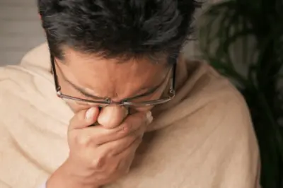 “மனுஷங்கன்னா கொஞ்சம் கூட இரக்கமே இருக்காதா…?”  உடல்நலக்குறைவால் வாந்தி எடுத்த முதியவரை நடு ரயிலில் பளார் என அறைந்த பெண்…. நேரில் பார்த்த பயணி வெளியிட்ட பகீர் பதிவு….!!