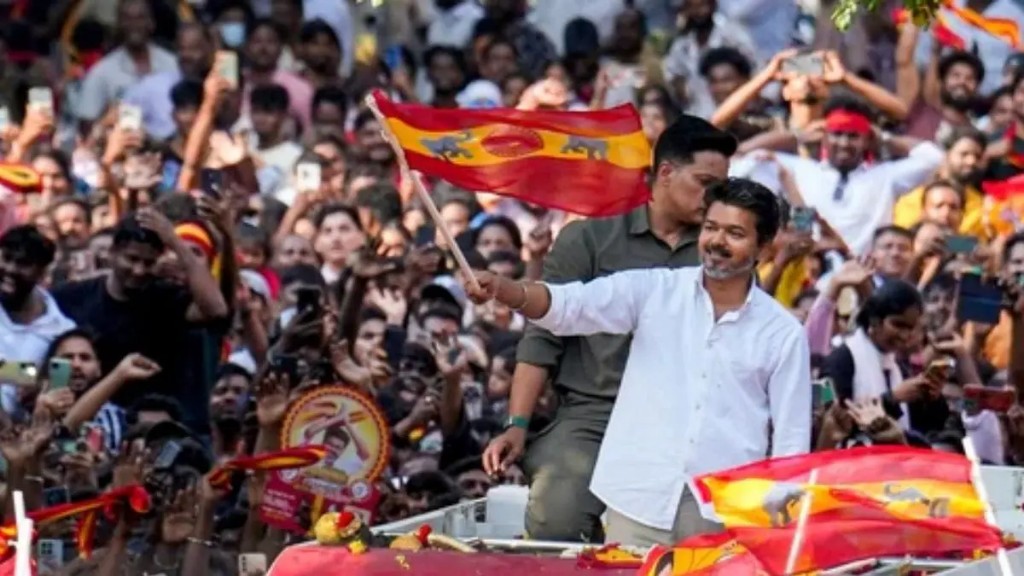 360 டிகிரி சுழன்ற தமிழக அரசியல்..! தவெகவை நோக்கி படையெடுக்கும் திமுக, அதிமுக முக்கிய புள்ளிகள்… இன்று காத்திருக்கும் மெகா டுவிஸ்ட்..!!!!