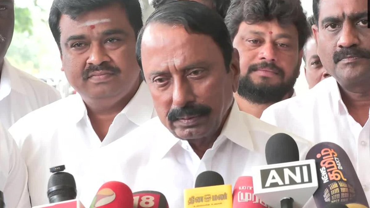 ​”ஜனநாயகன் வசூல் பாதிக்குனு பயமா?” TVK அரசை வெளுத்து வாங்கிய எதிர்க்கட்சிகள்…. செங்கோட்டையன் சொன்ன அந்த ஒரு வார்த்தை….!!