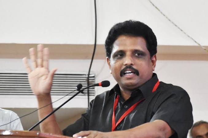 “அவசரகதியில் நிறைவேற்றப்பட்ட வந்தே மாதரம் சட்டம்.. உள்துறை அமைச்சரின் பதிலில் இருந்து தப்பிக்கத் தந்திரமா?” – எம்பி சு. வெங்கடேசன் ஆவேசப் பேட்டி..!!”