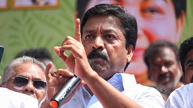 “பெண்களைத் தரம் தாழ்ந்து பேசுவோர் மீது நடவடிக்கை இல்லை..” – தவெக அரசுக்கு எதிராக சி.வி.சண்முகம் பகிரங்கக் குற்றச்சாட்டு..!!”