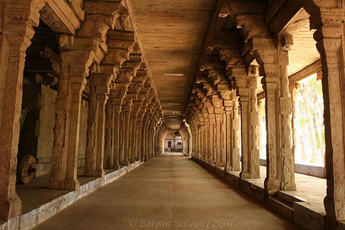 “எப்படிப்பா…. மின்சாரம் இல்ல… ஒயர் இல்ல… கல்லுல இருந்து இசையா….?” பண்டைய தமிழனின் வியக்கவைக்கும் ஆடியோ டெக்னாலஜி…!!