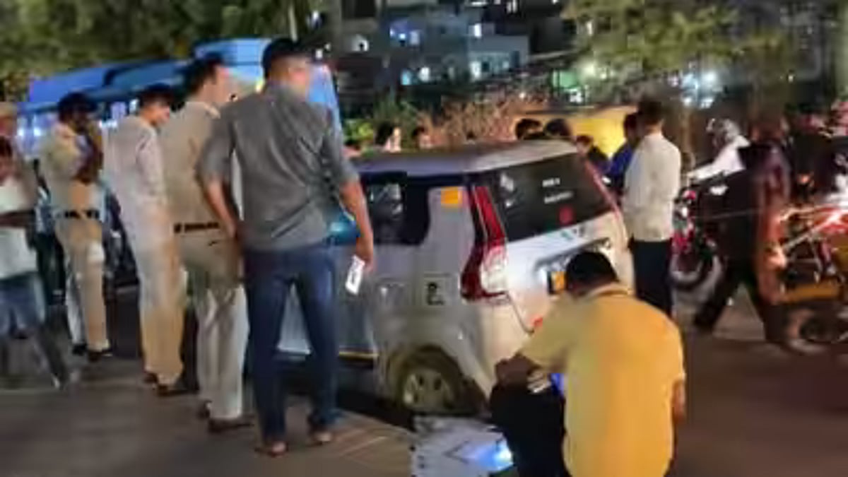 ​”கடைசியாகக் காரில் ஏறியது யார்?” டாக்ஸிக்குள் இறந்து கிடந்த டிரைவர்…. போலீஸ் தீவிர விசாரணை….!!