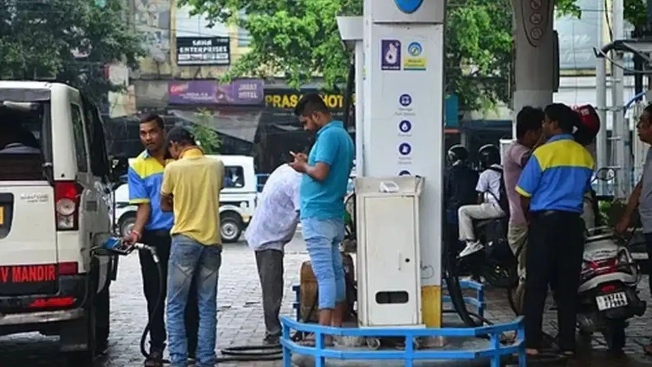 “உங்க E20 பெட்ரோல் எங்களுக்கு வேண்டாம்!” – இந்திய நிறுவனங்களுக்கு அண்டை நாடான பூட்டான் கொடுத்த அதிரடி ஷாக்.. பின்னணி என்ன?