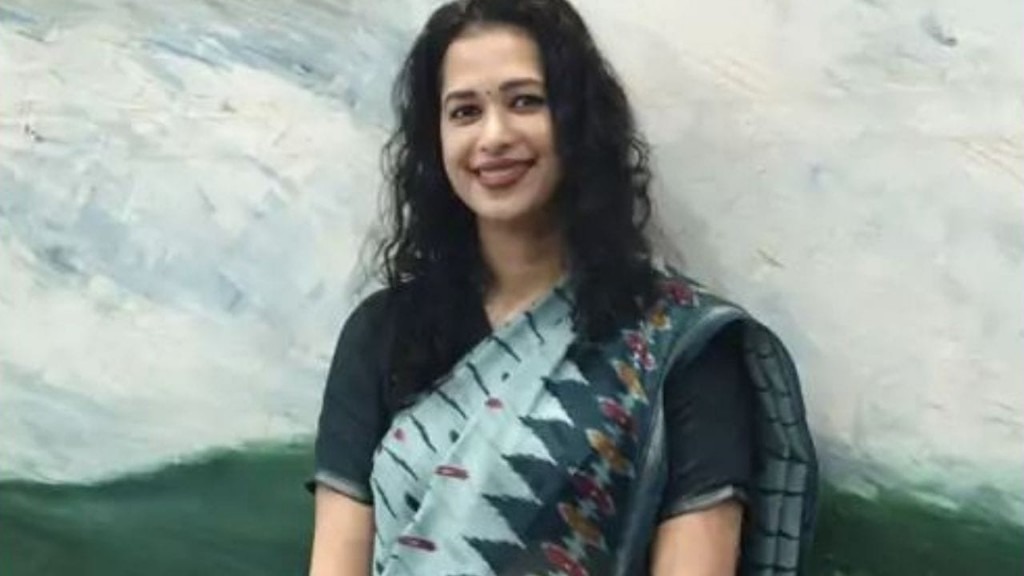 “சகப் பெண் ஊழியருடன் அப்படி ஒரு நெருக்கம்”… படுக்கையறையில் கணவனின் போனை எடுத்துப் பார்த்த மனைவி… மறுநாள் பலத்த காயங்களுடன் அறையில் மரணம்.. இரவில் நடந்தது என்ன…? திடுக்கிட வைக்கும் பின்னணி…!