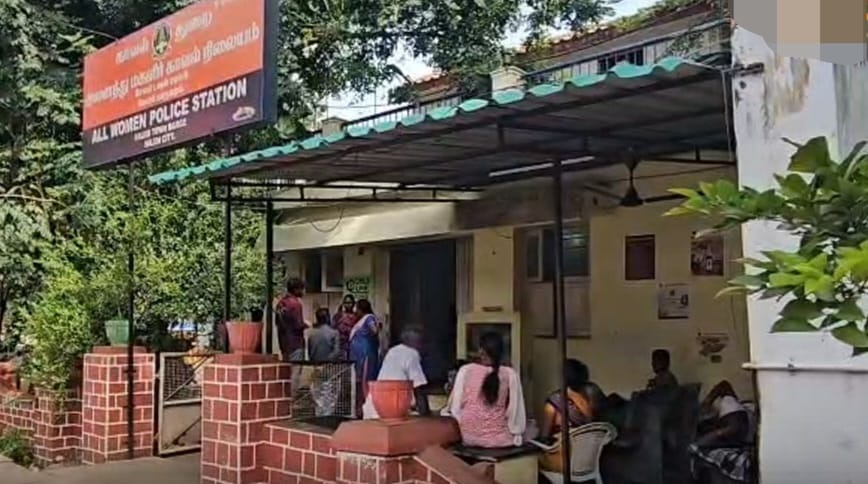 Breaking: தமிழகமே அதிர்ச்சி… 13 வயது சிறுமியை மதுவுக்கு அடிமையாக்கி ஒரு வருஷமாக மாறி மாறி சீரழித்த 4 இளைஞர்கள்… சேலத்தில் பரபரப்பு…!