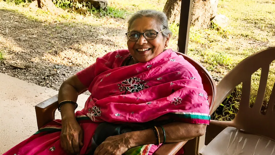 அம்மா நீ இங்கேயே இரு நான் 2 நாள்ல திரும்பி வந்துருவேன்..! கடைசி காலத்தில் கழட்டிவிட்ட மகன்… மகன் வருவான் கூட்டிட்டு போவான் என காத்திருந்த 80 வயது தாய்… மரணத்திற்கு கூட வராத கல்நெஞ்சக்கார பிள்ளை..!