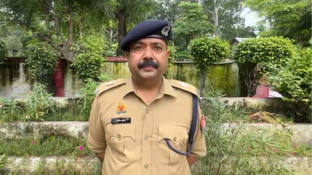 “அடச்சீ நீங்களே இப்படி பண்ணலாமா”..? பெண் போலீஸ் எஸ்.ஐ-ன் ஆபாச வீடியோக்கள்.. இணையத்தில் லீக்கான அந்தரங்கம்… அதிகாரி சஸ்பெண்ட்… அதிர்ச்சி பின்னணி.!
