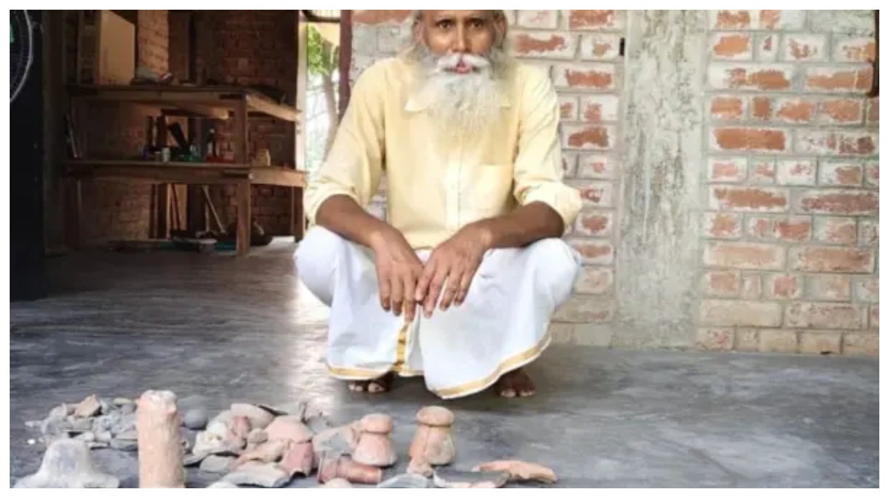 “நிலத்துல திடீர் பள்ளம்… அப்புறம் நடந்ததை நம்பவே முடியல!”.. தோண்ட தோண்ட வெளிவரும் தொல்பொருட்கள்… நெட்டிசன்கள் வியப்பு.. திகைப்பில் கிராம மக்கள்..!!!
